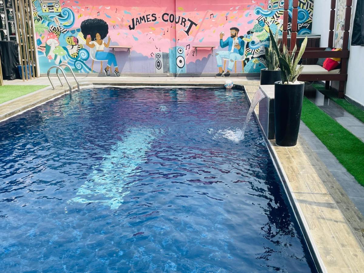 James Court Hotel & Luxury Apartments Лекки Экстерьер фото